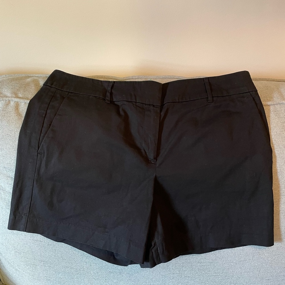 Ann Taylor Factory Signature black shorts in size 10